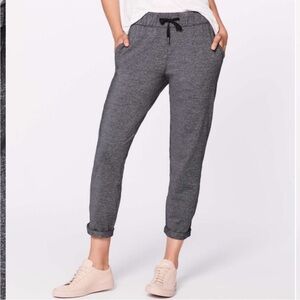 Lululemon On the Fly legging 28”